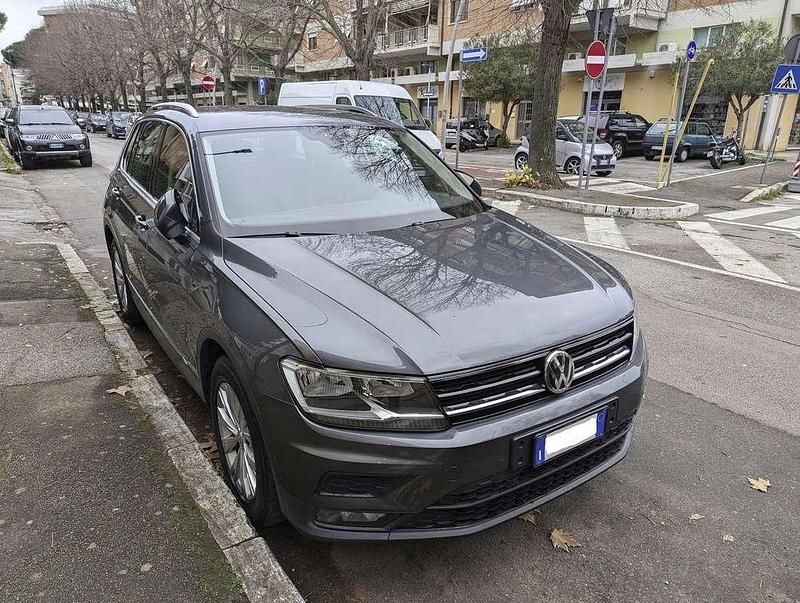 Grigio Usata 2020 VW Tiguan Business SUV | 21.000 € (Super prezzo) - Immagine 1/4