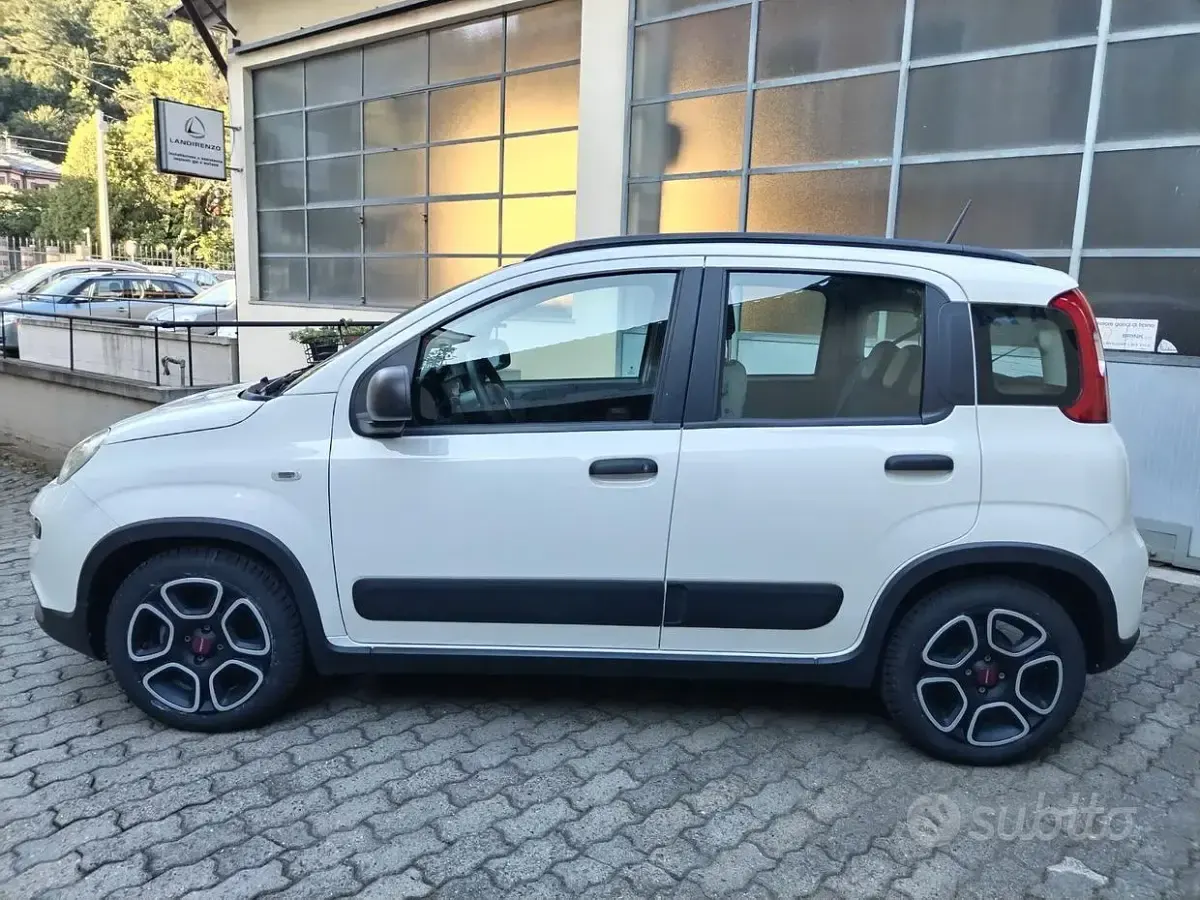 Usata Fiat Panda City Life 69 CV (50 kW) 2022 Bianco Utilitaria