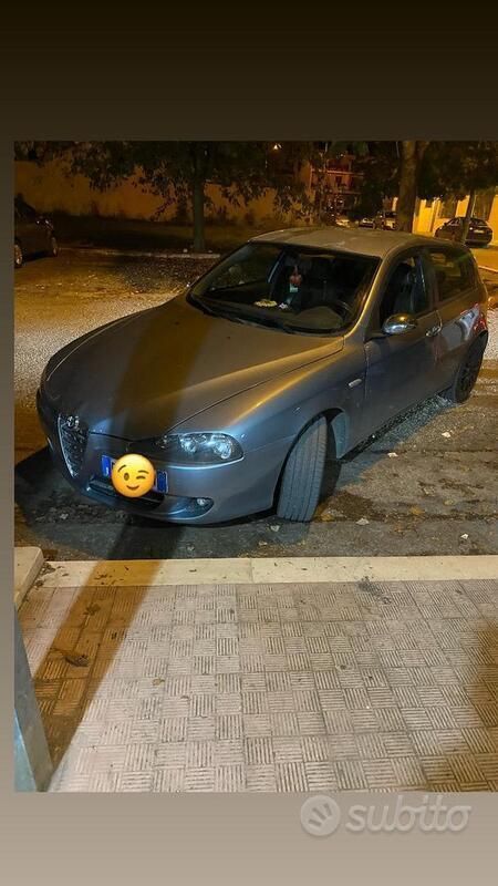 Usata Alfa Romeo 147 2002 Grigio Utilitaria