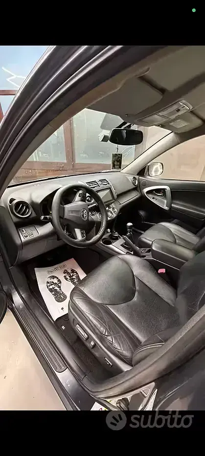 Usata Toyota RAV4 150 CV (110 kW) 2009 Grigio SUV