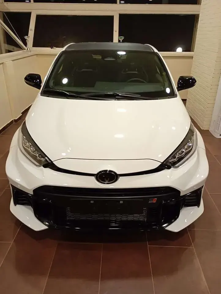Nuova Toyota Yaris 280 CV (205 kW) 2025 Bianco Berlina
