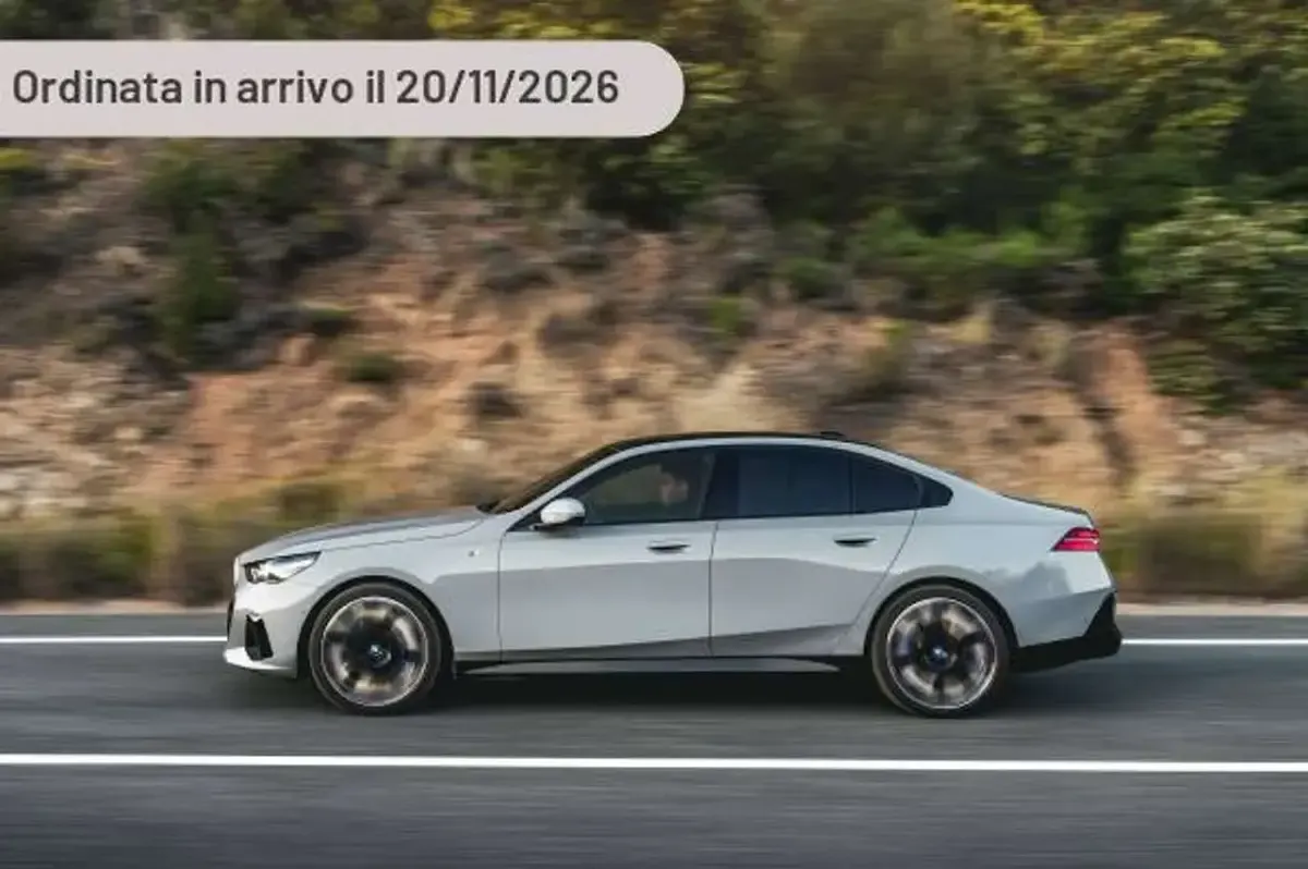 Usata BMW 520 Efficient Dynamics 197 CV (144 kW) 2024 Argento Berlina