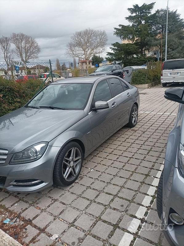 Usata Mercedes C200 2011 Verde Berlina