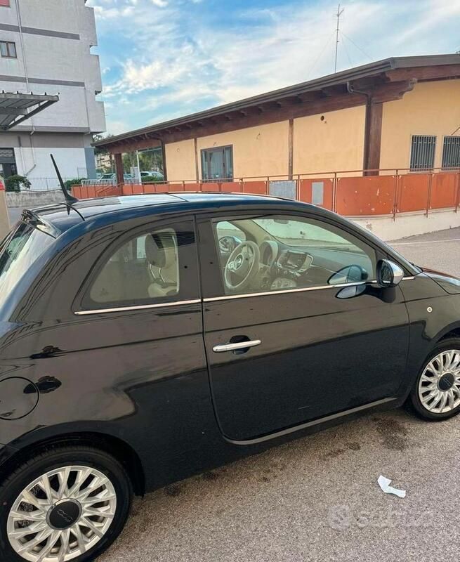 Nero Usata 2018 Fiat 500 Lounge Due volumi | 9500 € (Buon prezzo) - Immagine 1/4