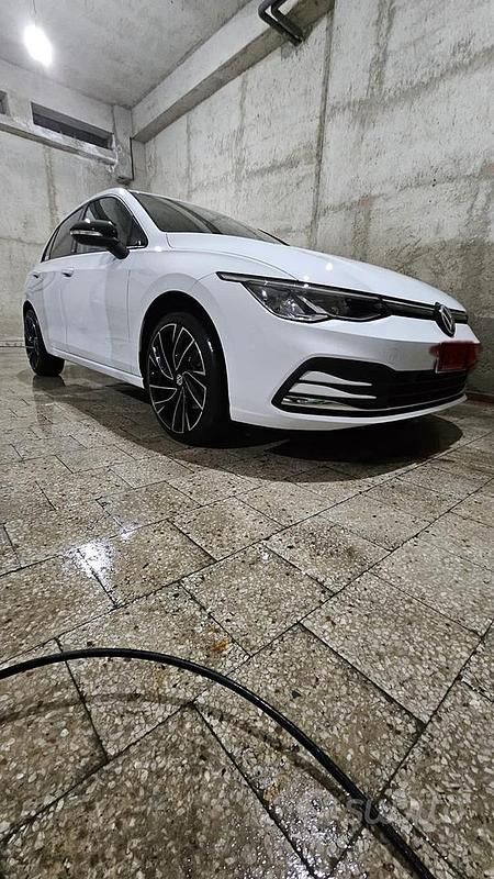 Usata VW Golf VII 150 CV (110 kW) 2021 Bianco Utilitaria