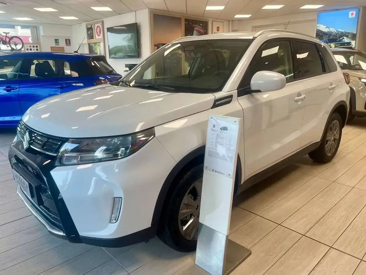 Nuova Suzuki Vitara Cool 110 CV (80 kW) 2026 Bianco artico SUV
