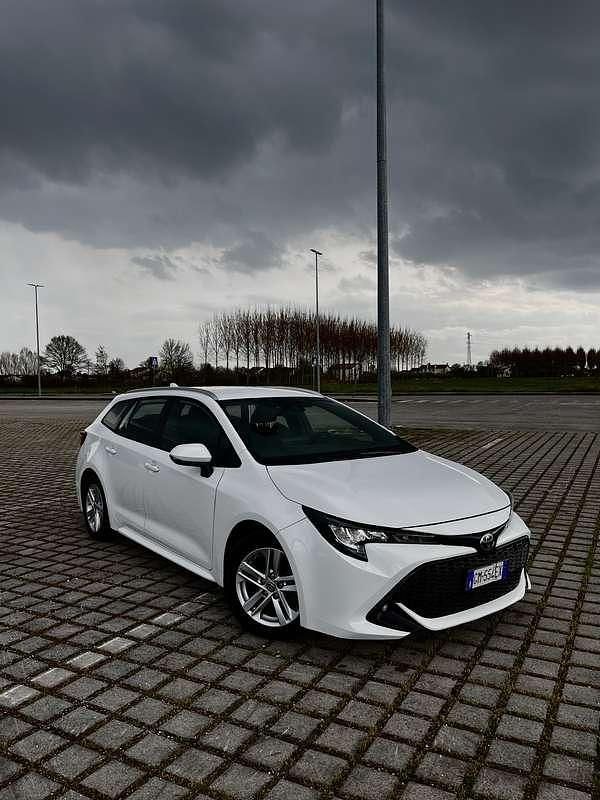 Usata Toyota Corolla Business Edition 98 CV (72 kW) 2022 Station wagon