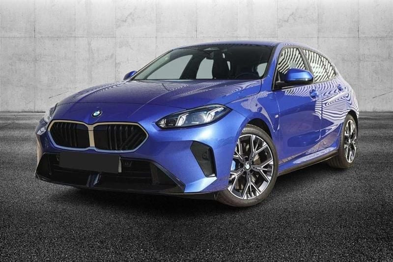 Usata BMW 120 M Sport 156 CV (114 kW) 2025 Blu/azzurro Utilitaria