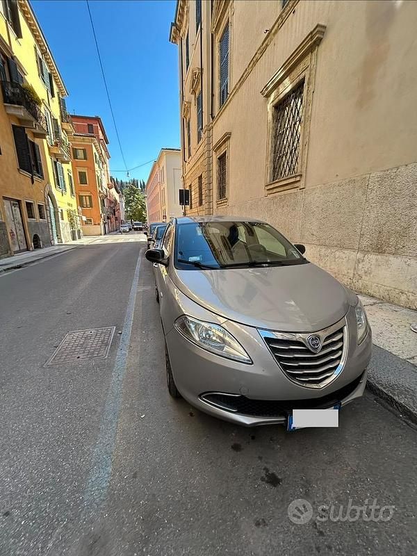 Usata Lancia Ypsilon 69 CV (50 kW) 2014 Utilitaria