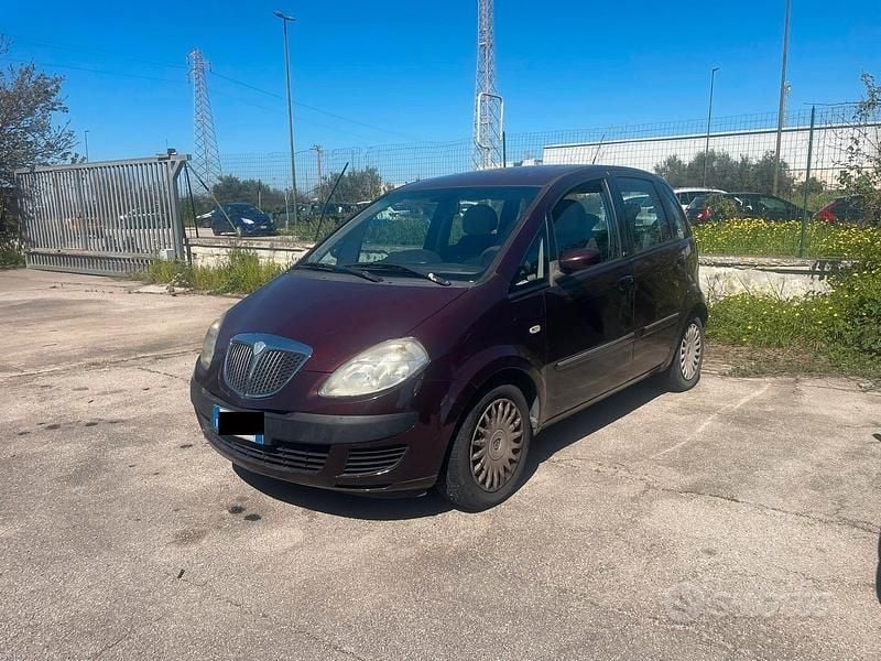 Usata Lancia Musa 69 CV (50 kW) 2007 Viola Monovolume