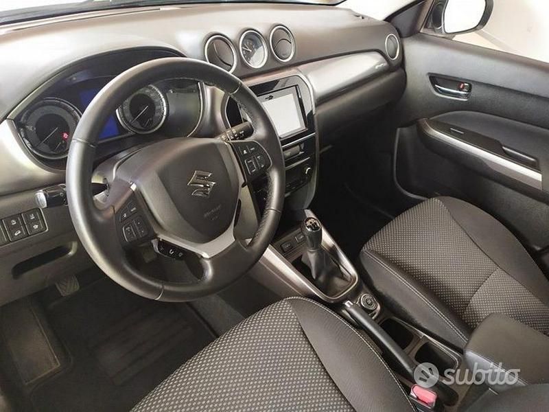 Usata Suzuki Vitara 111 CV (81 kW) 2020 Bianco SUV