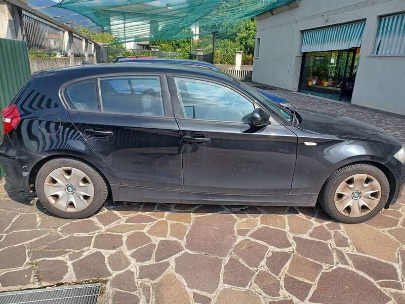 Usata BMW 118 143 CV (105 kW) 2010 Nero Utilitaria