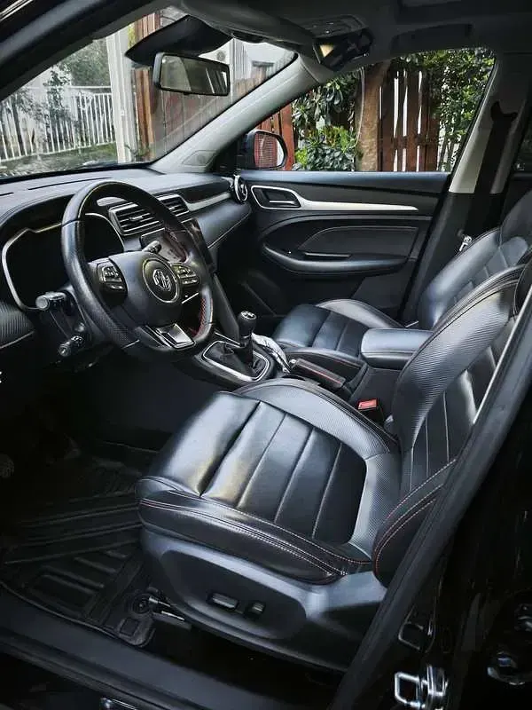 Usata MG ZS Luxury 111 CV (81 kW) 2022 Nero SUV
