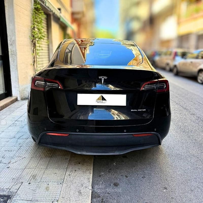 Usata Tesla Model Y Long Range AWD 378 kW (514 CV) 2022 Nero SUV