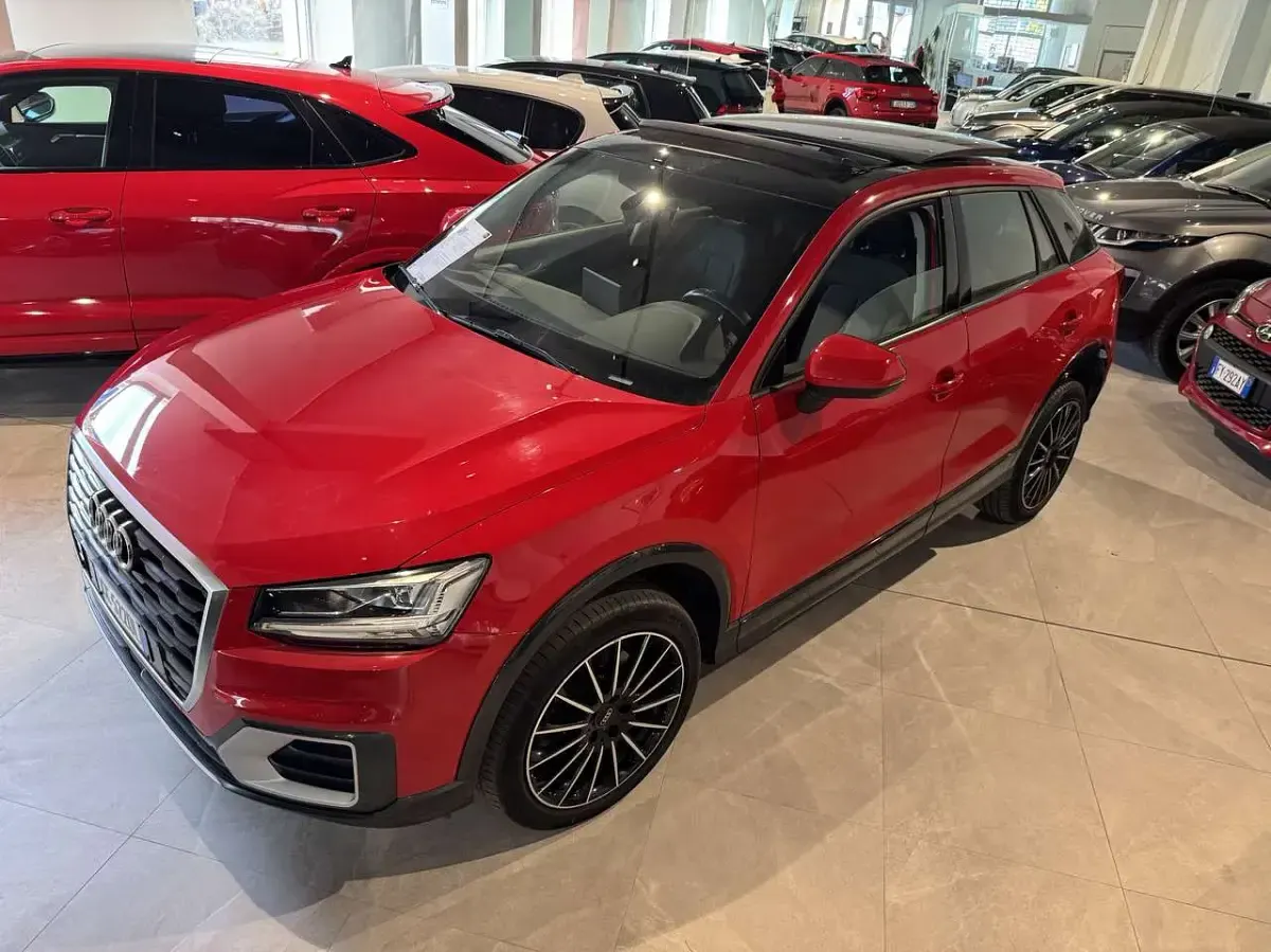 Usado Audi Q2 Ambiente 150 CV (110 kW) 2016 Rojo SUV