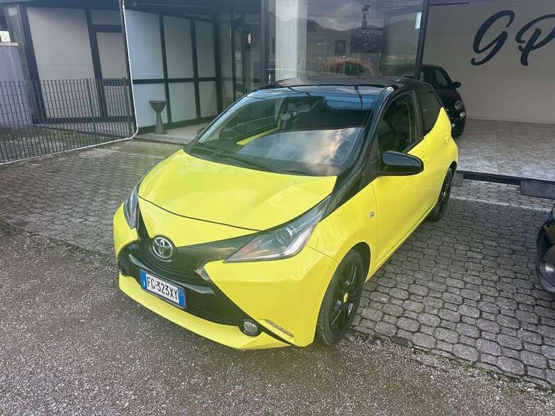 Usata Toyota Aygo Cool 69 CV (50 kW) 2017 Giallo Utilitaria