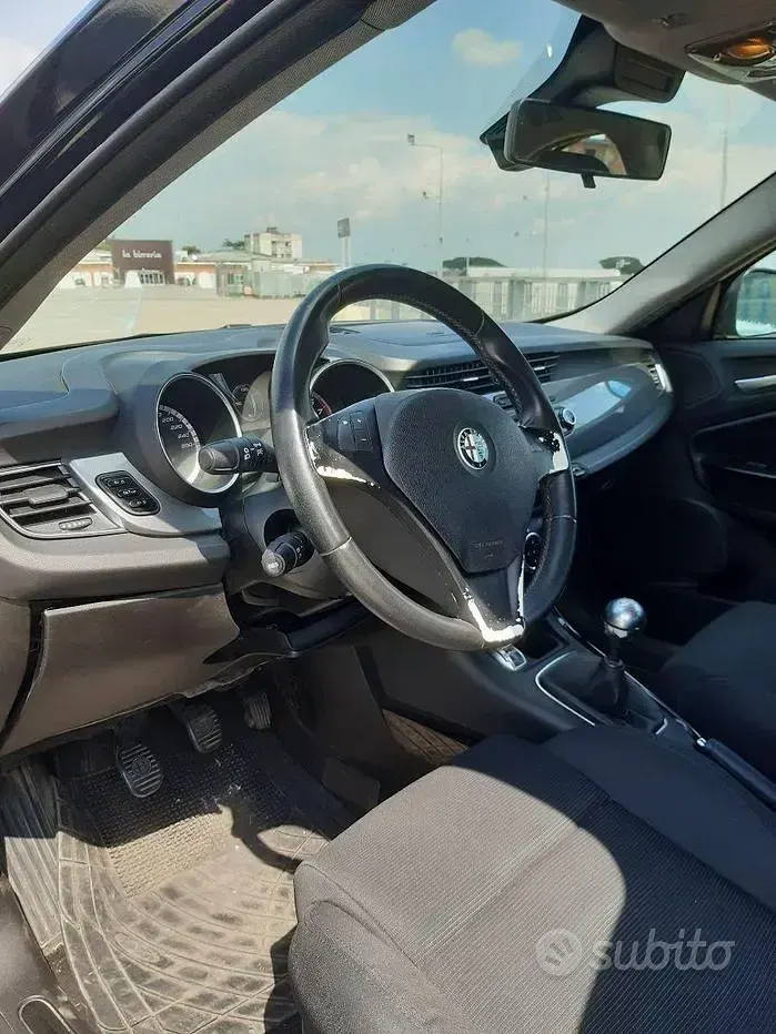 Usata Alfa Romeo Giulietta 120 CV (88 kW) 2011 Nero Utilitaria