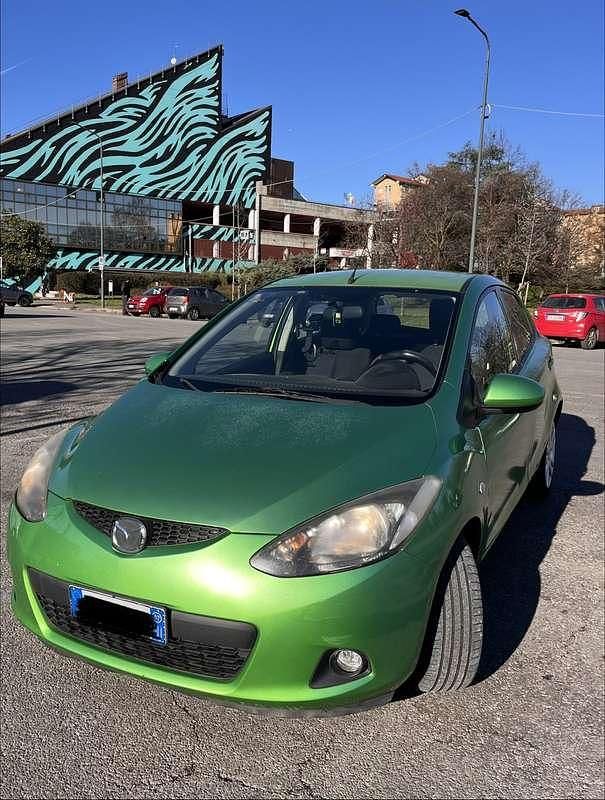 Usata Mazda 2 86 CV (63 kW) 2009 Verde Berlina