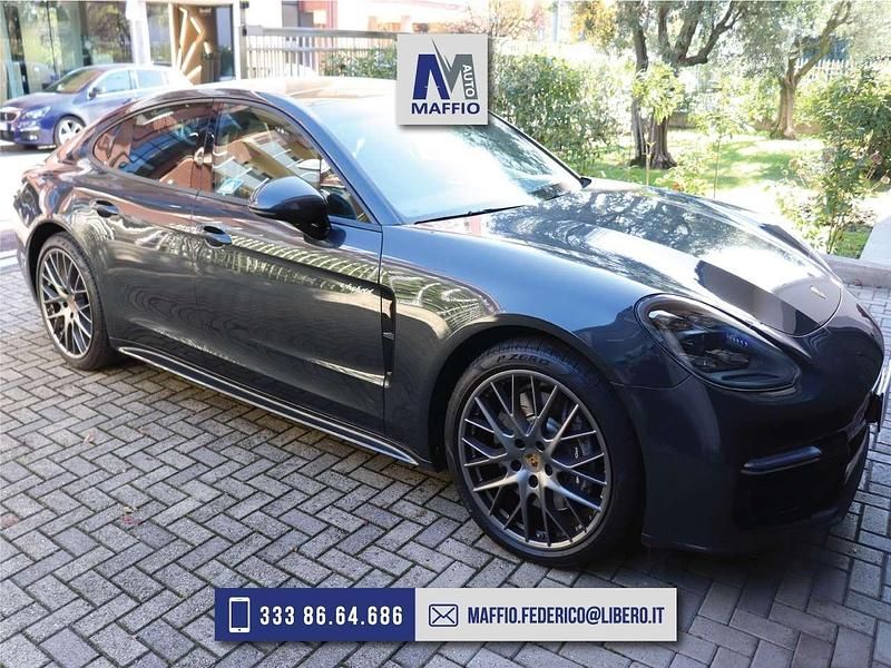 Usata Porsche Panamera 330 CV (242 kW) 2019 Grigio Berlina