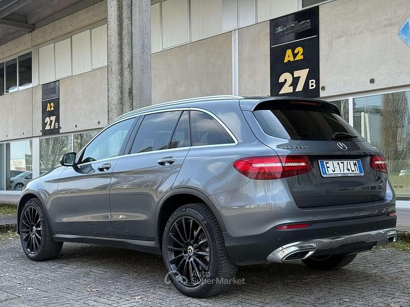Usata Mercedes GLC250 Business 170 CV (125 kW) 2017 Gray SUV