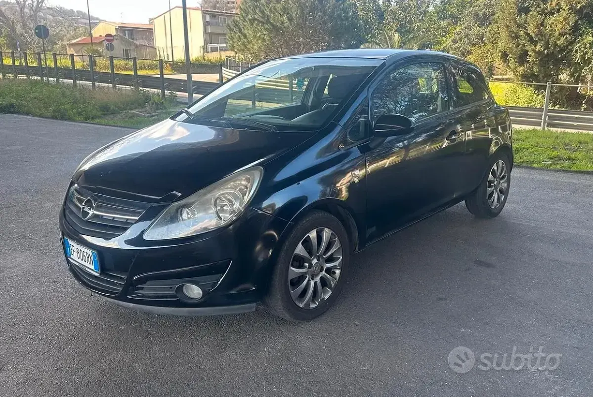 Usata Opel Corsa 75 CV (55 kW) 2011 Utilitaria