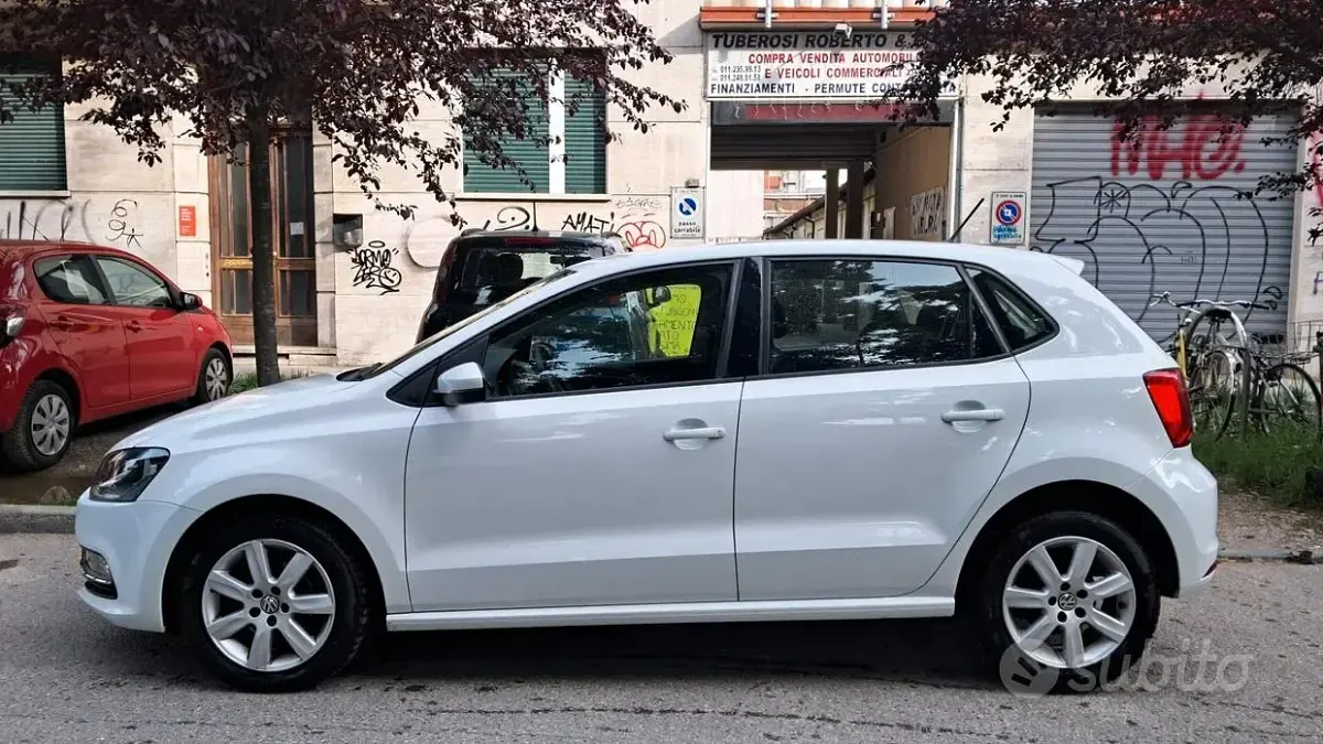 Usata VW Polo Trendline 75 CV (55 kW) 2014 Bianco Berlina