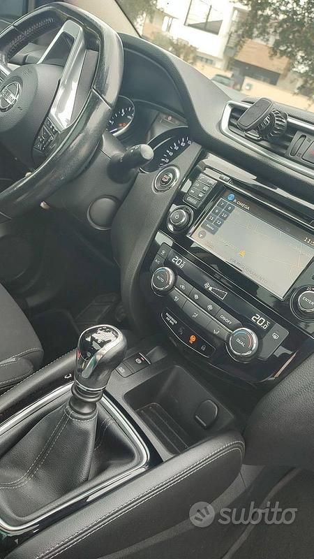 Gebraucht Nissan Qashqai N-Connecta 116 PS (85 kW) 2018 Schwarz SUV