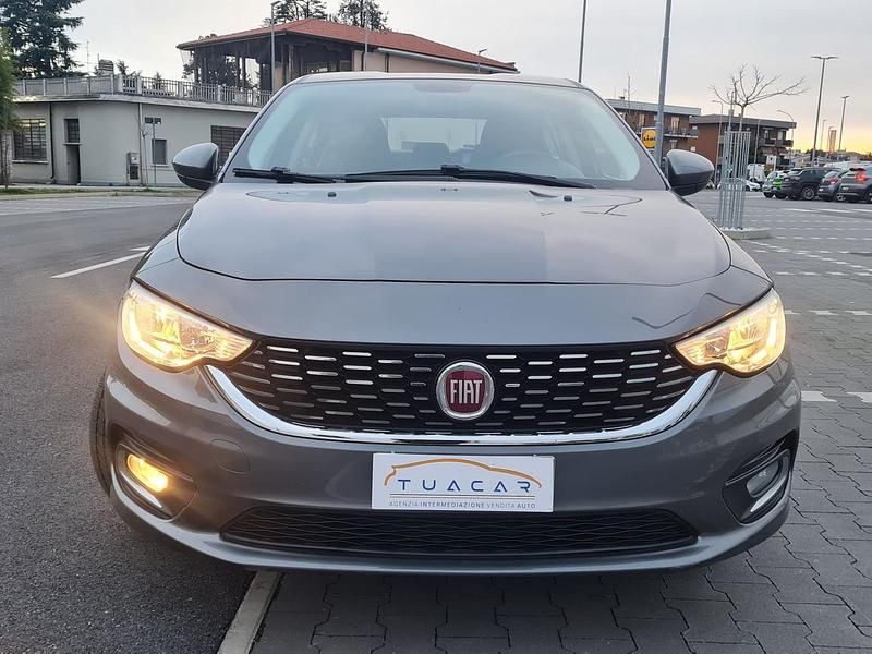 Usata Fiat Tipo Lounge 95 CV (69 kW) 2016 Grigio Berlina
