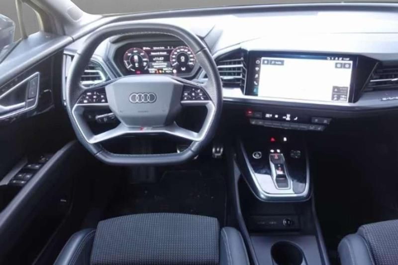 Usata Audi Q4 e-tron S-Line 210 kW (286 CV) 2024 Blu/azzurro SUV