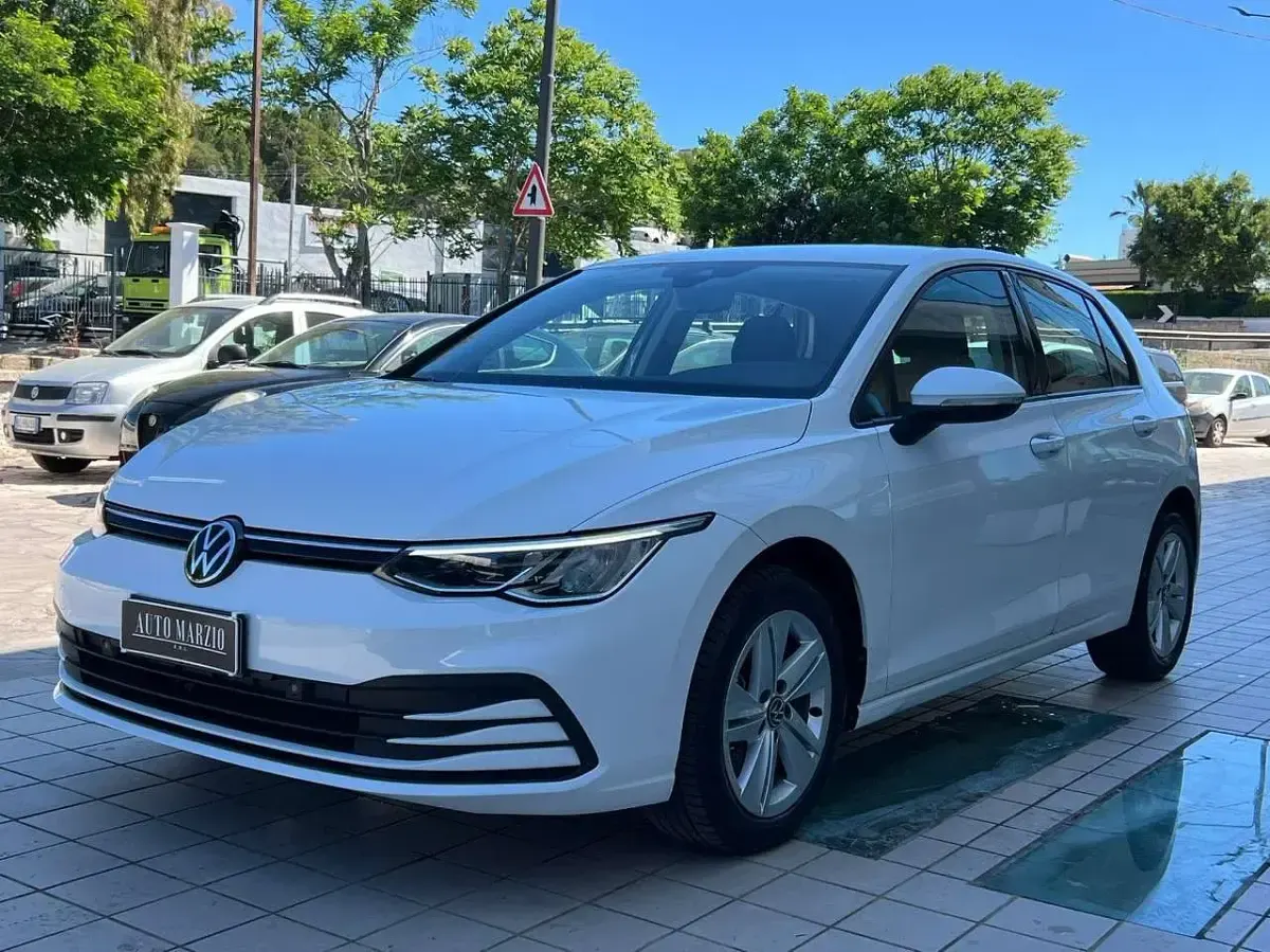 Usata VW Golf VIII Life 116 CV (85 kW) 2021 Bianco Berlina