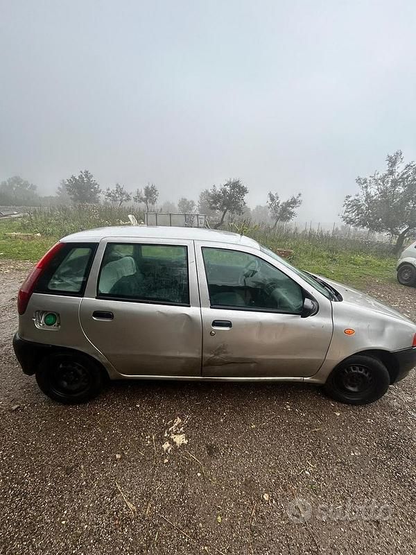 Usata Fiat Punto Lusso 1997 Grigio Berlina