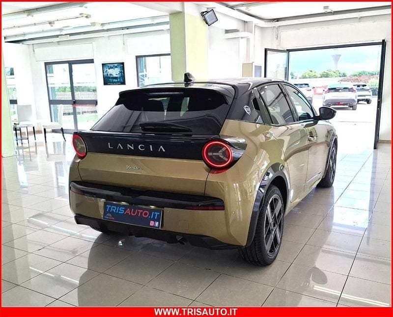 Usata Lancia Ypsilon 110 CV (80 kW) 2024 Oro Utilitaria
