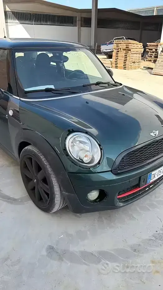 Usata Mini Cooper D 109 CV (80 kW) 2007 Verde Utilitaria