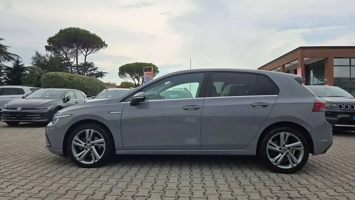 Usata VW Golf VIII Style 150 CV (110 kW) 2022 Grigio Berlina