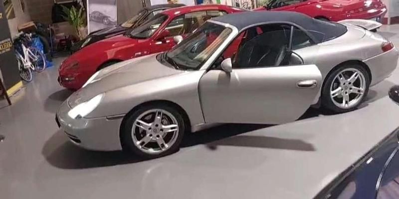 Usata Porsche 911 Carrera Cabriolet 300 CV (220 kW) 1999 Argento Cabrio