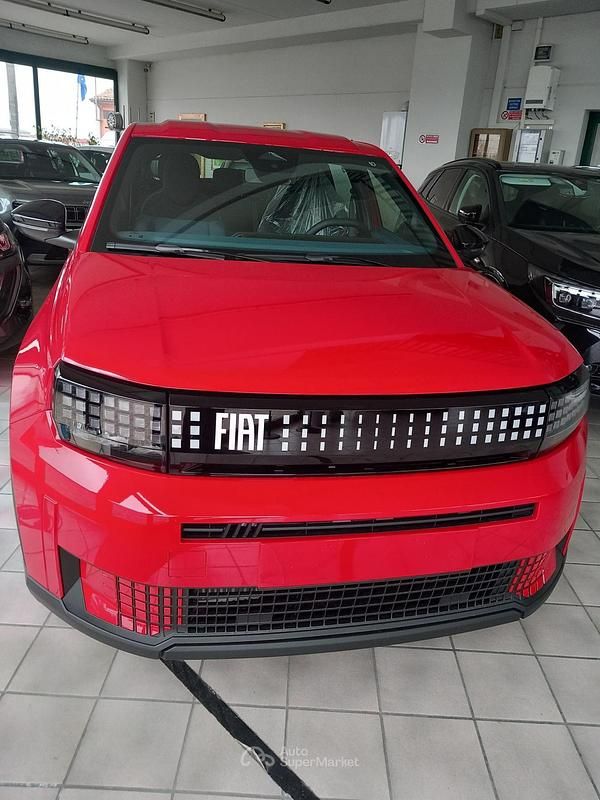 Nuova Fiat Panda 101 CV (74 kW) 2026 Rosso Berlina