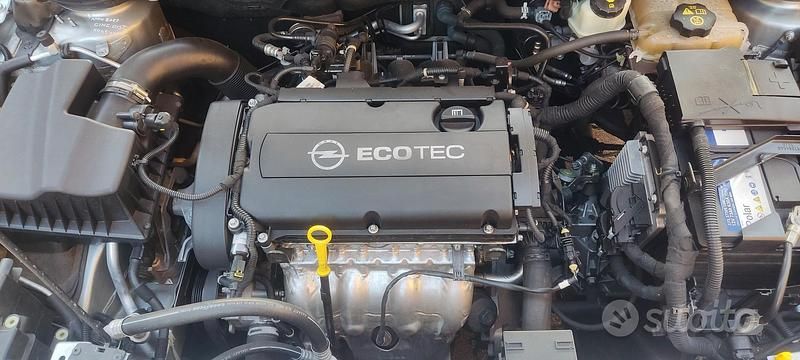 Usata Opel Astra Cosmo 116 CV (85 kW) 2010 Grigio Station wagon