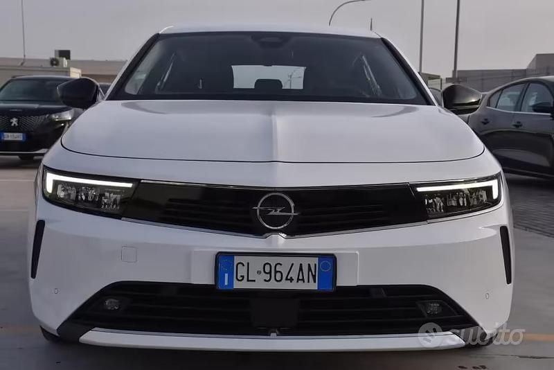 Usata Opel Astra Edition 131 CV (96 kW) 2022 Bianco Berlina