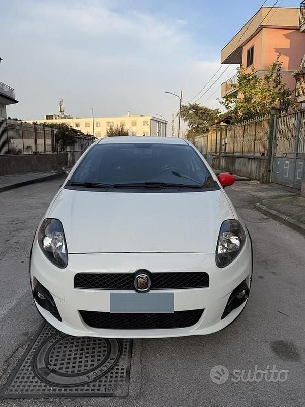 Usata Abarth Grande Punto 155 CV (114 kW) 2010 Bianco Utilitaria