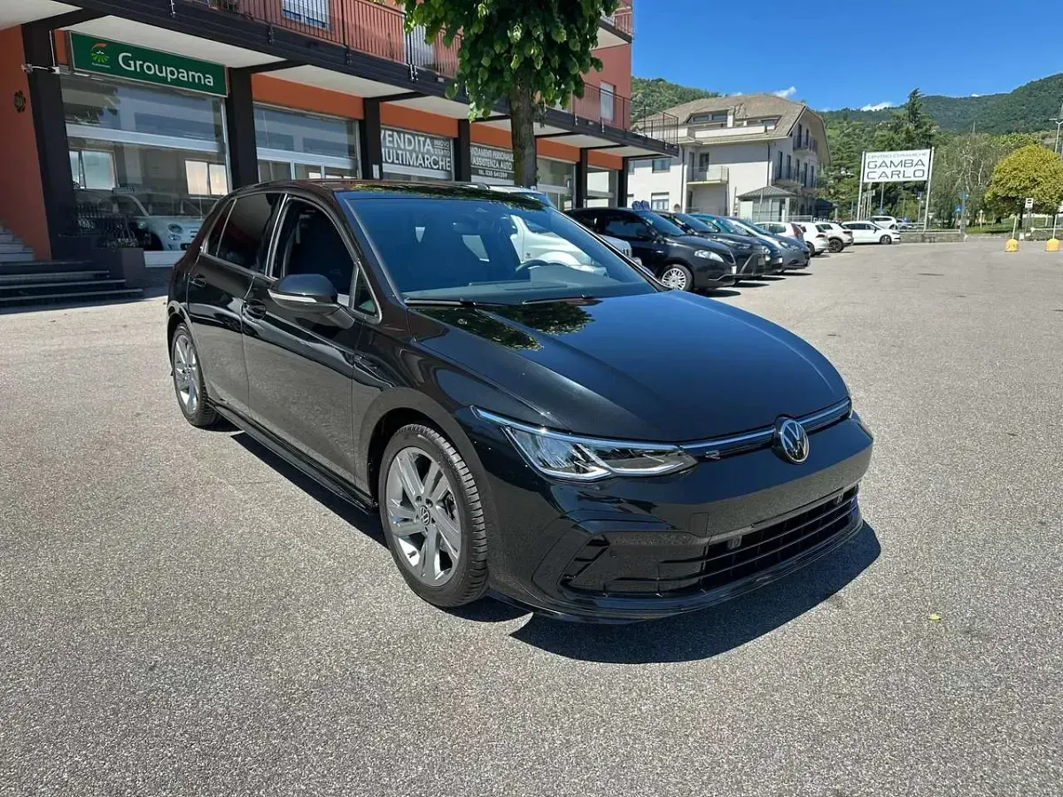 Usata VW Golf VIII R-line 150 CV (110 kW) 2024 Nero Berlina