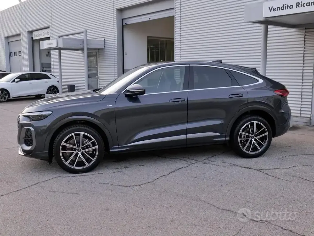 Nuova Audi Q5 Sportback Ambiente 204 CV (150 kW) 2026 Grigio SUV