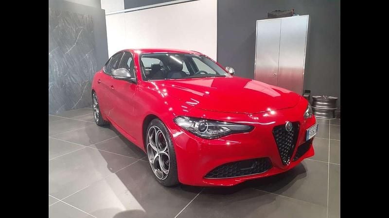 Usata Alfa Romeo Giulia Tech Edition 200 CV (147 kW) 2019 Rosso Berlina