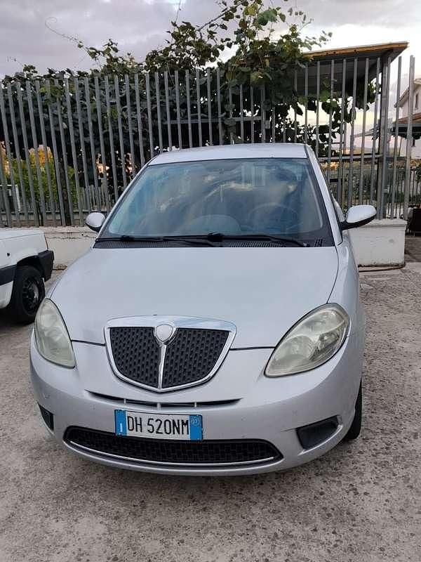 Usata Lancia Ypsilon 60 CV (44 kW) 2000 Utilitaria