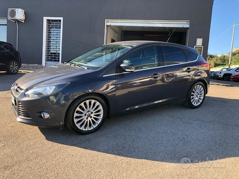 Usata Ford Focus Titanium 116 CV (85 kW) 2011 Grigio Station wagon