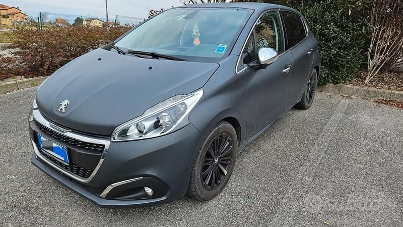 Usata Peugeot 208 Allure 82 CV (60 kW) 2016 Utilitaria