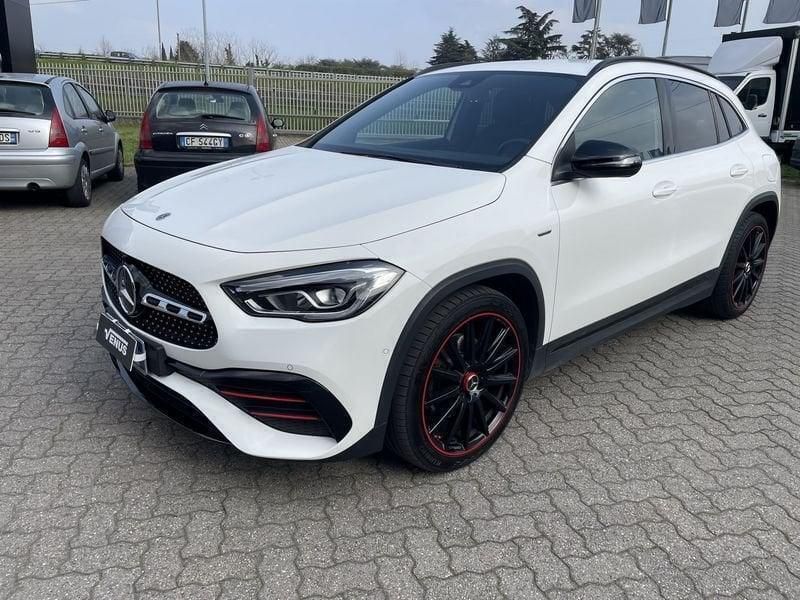 Usata Mercedes GLA200 Premium 150 CV (110 kW) 2021 Bianco SUV