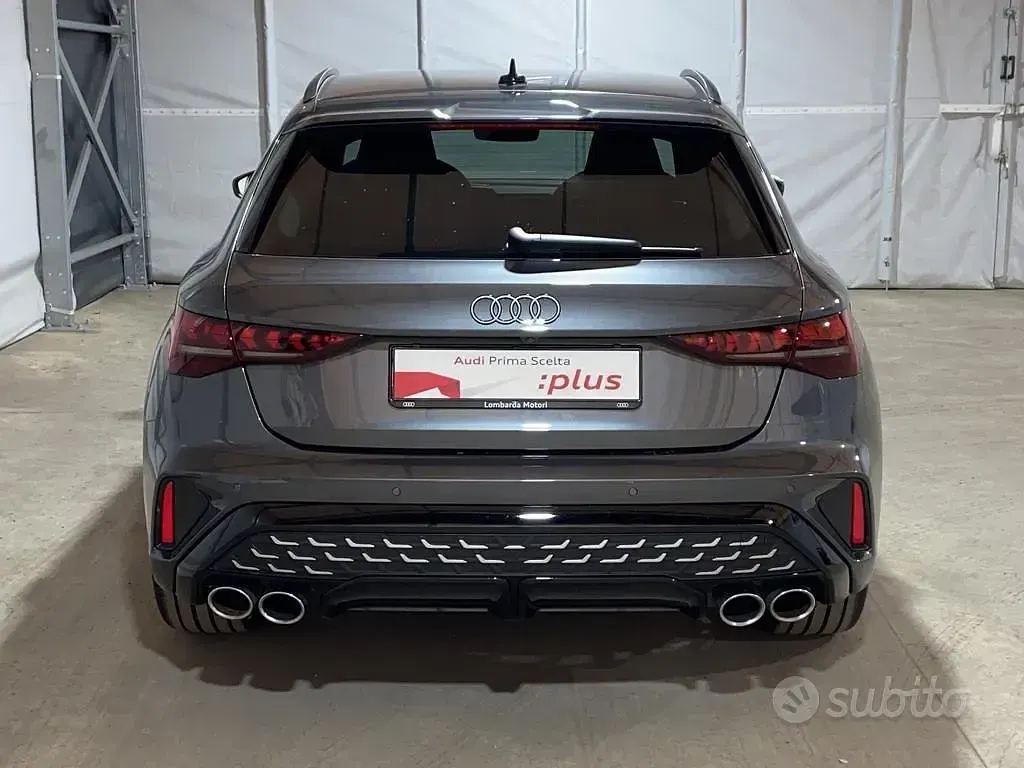 Usata Audi S3 Ambiente 333 CV (244 kW) 2025 Grigio daytona perlato Berlina