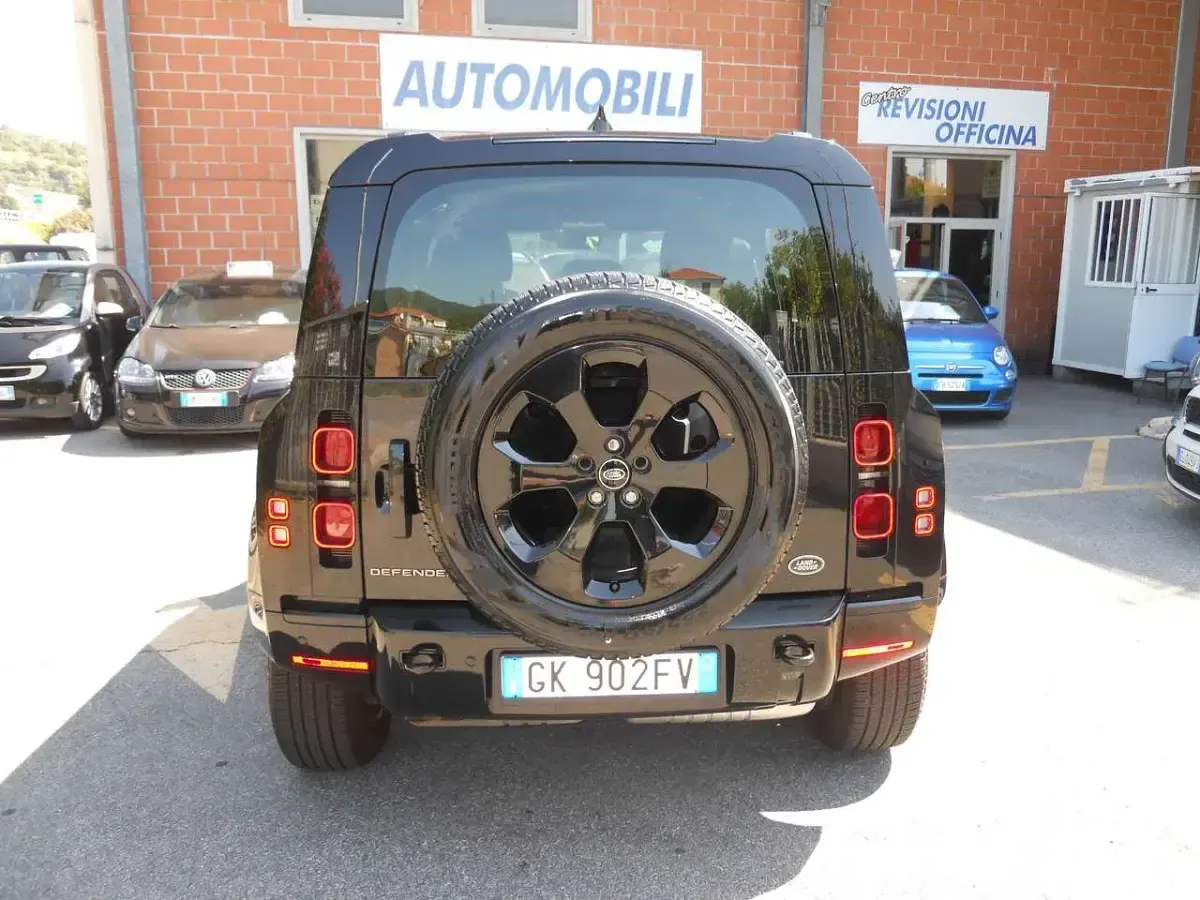 Usata Land Rover Defender SE Dynamic 200 CV (147 kW) 2022 Nero SUV