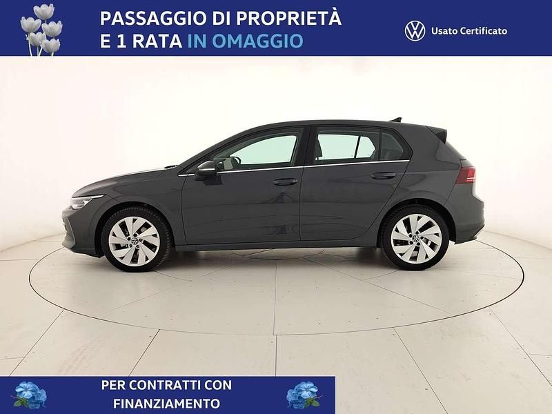 Usata VW Golf VIII Style 150 CV (110 kW) 2025 Dolphin grey metallizzato Berlina