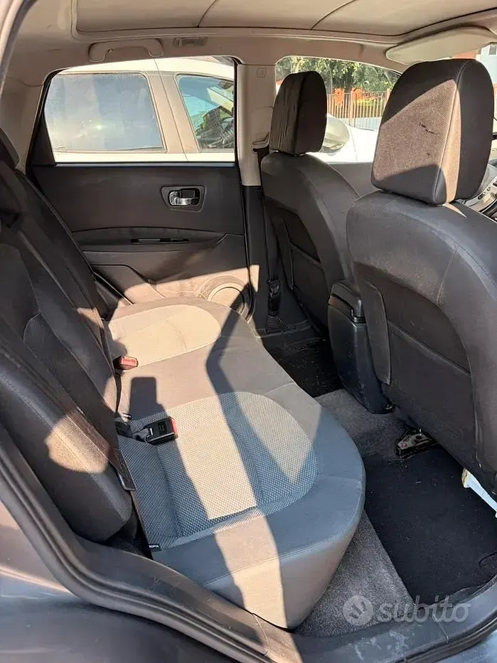 Usata Nissan Qashqai 131 CV (96 kW) 2011 Grigio SUV